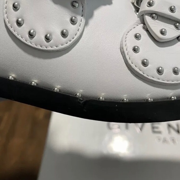 GIVENCHY PARIS White Leather studded Ankle Boots Sz 38.5.

To Lust For!!! - Picture 5 of 10